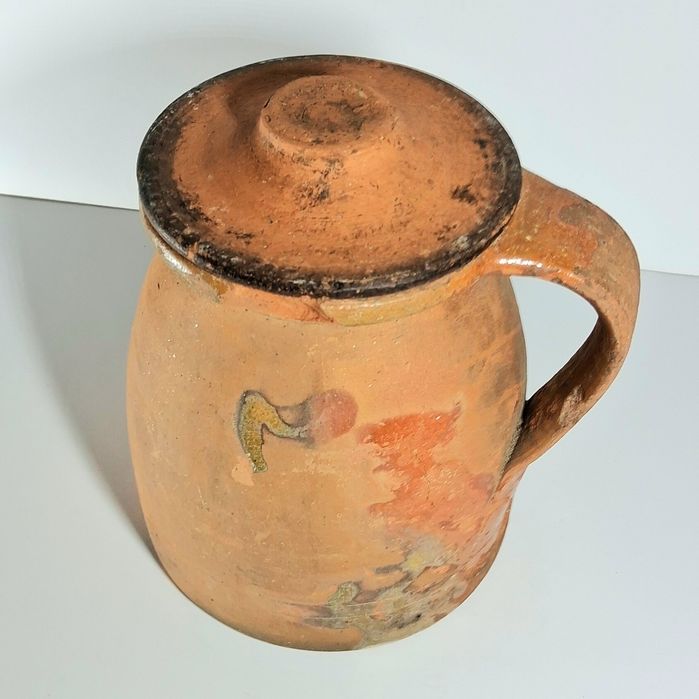 Antigo pote de barro