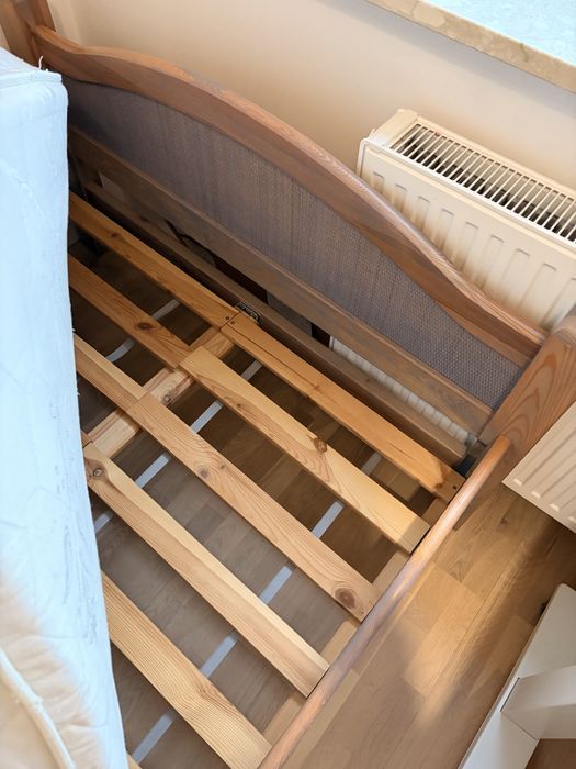 Lozko lite drewno sosnowe 120x200, ratan, bejca