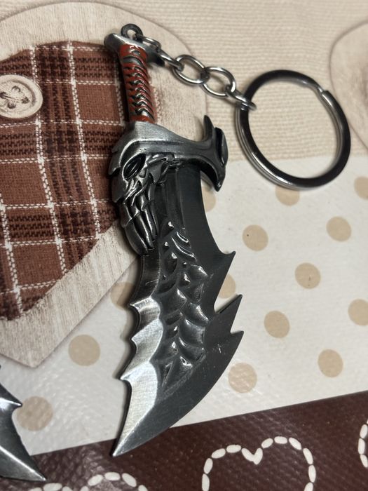 Porta-chaves God of War – Kratos (Lâminas do Caos)