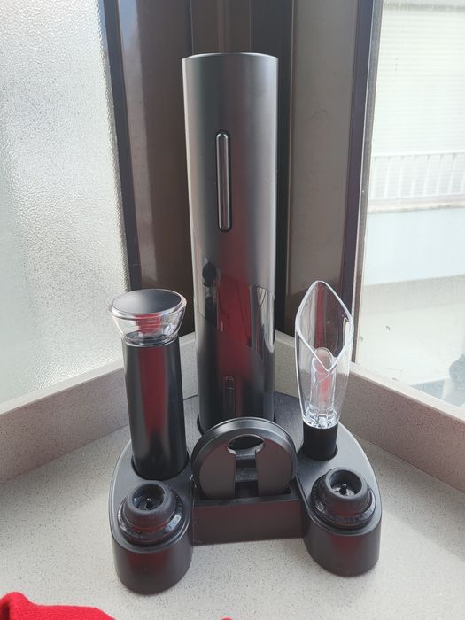 Kit Vinho com Saca Rolhas Elétrico