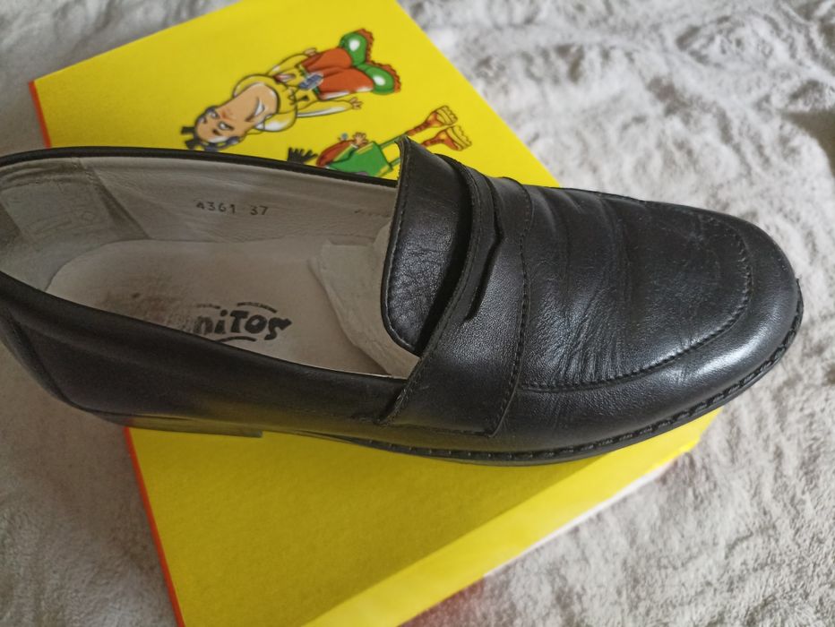 Продам шкіряні туфлі для хлопчика