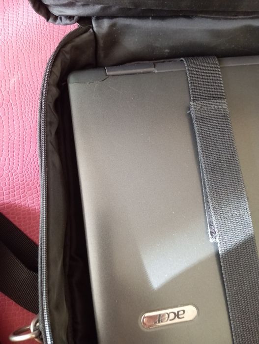 Ноутбук Acer в рабочем состоянии