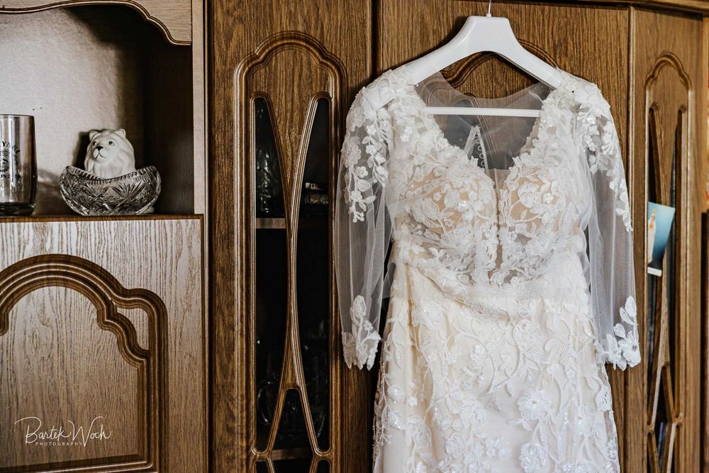 Suknia ślubna, welon, bolerko