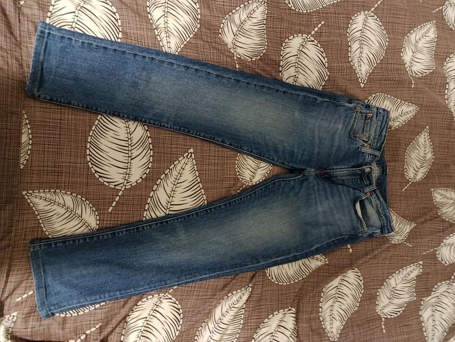 Джинси Levi's в супер стані W32