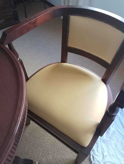 Conjunto Mesa de Jogo e Cadeiras