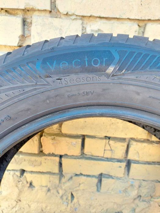 Шини б/в 235 60 R18 GoodYear Vector 4Season Gen 3 suv