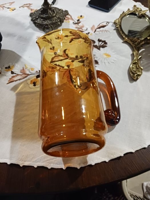 Dzbanek szklany w odcieniu brązu