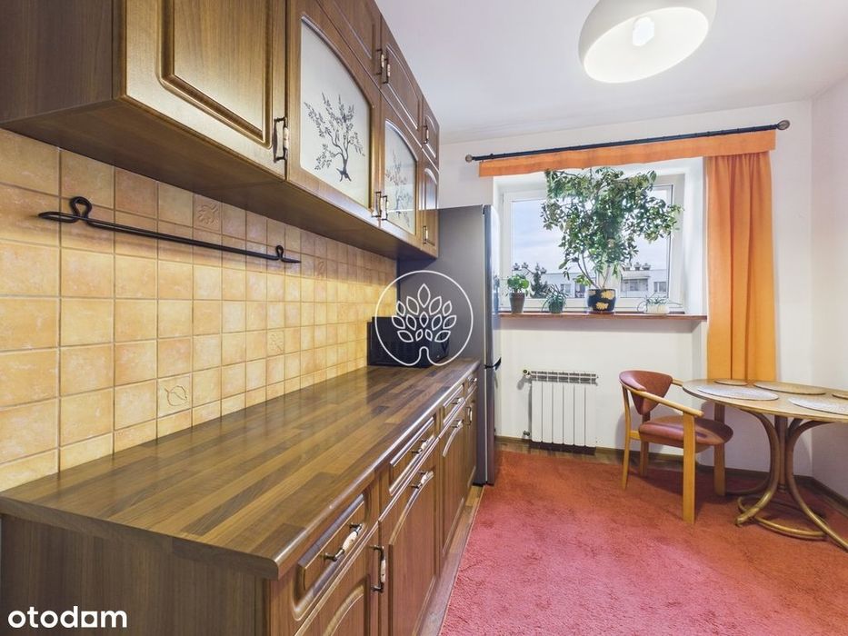 Mieszkanie 2pok 52 m2 /balkon/ piwnica/parking
