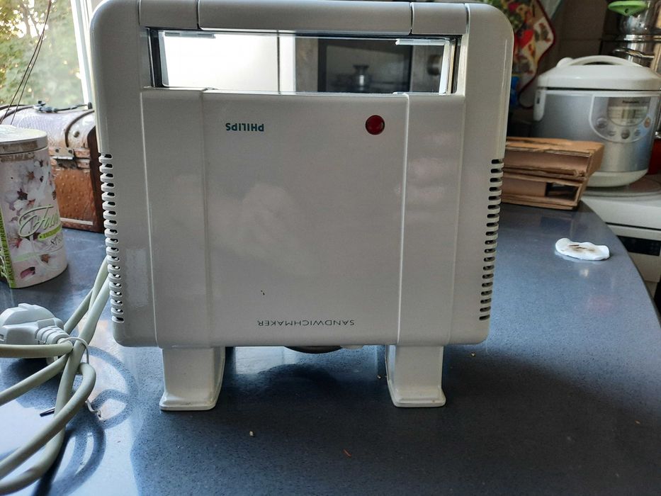 Сэндвичница-бутербродница Philips HD 4470