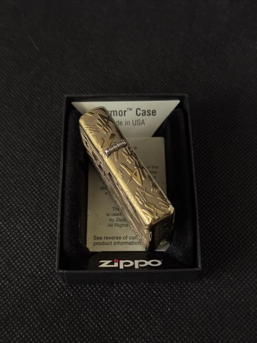 Нова оригінальна запальничка Zippo Joker Armor