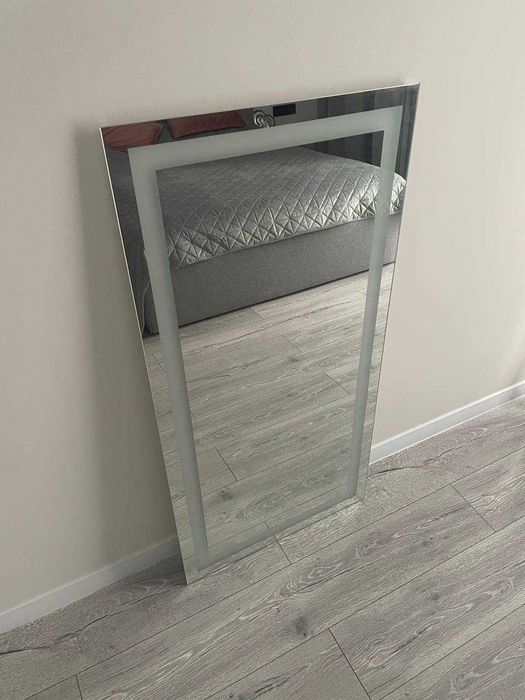 Дзеркало підвісне з підсвіткою