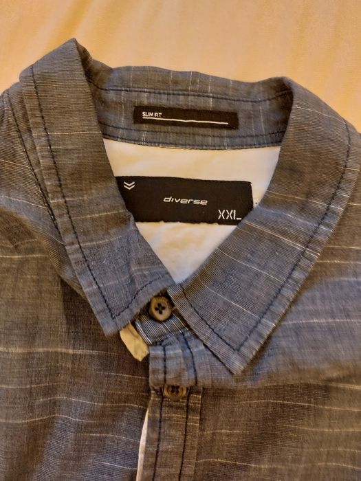 Czarna koszula w paski