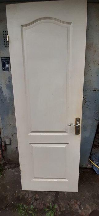 Продам двері із пресованого картону.