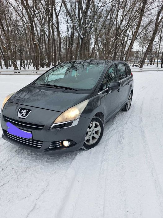 Продам Пежо 5008