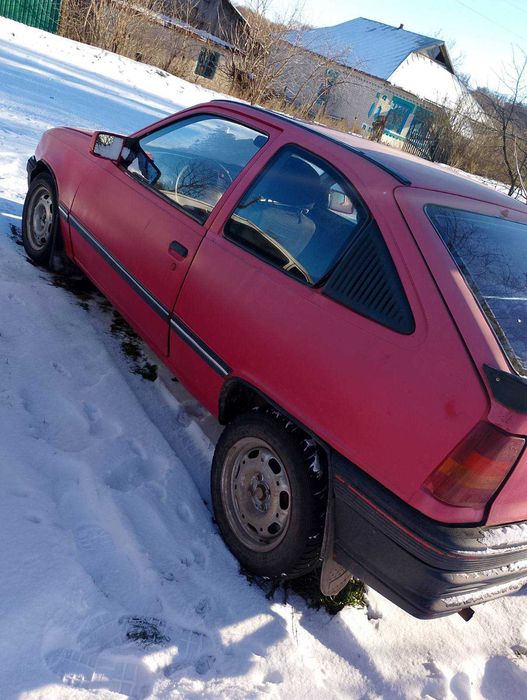 Опель Кадет 1986 року