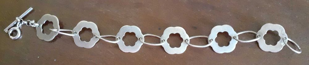 Pulseira em prata com contraste