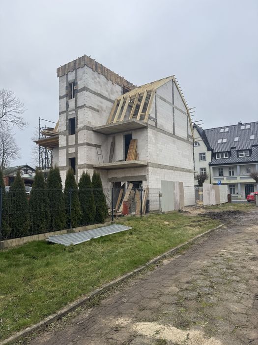 Stany surowe.  Firma budowlana