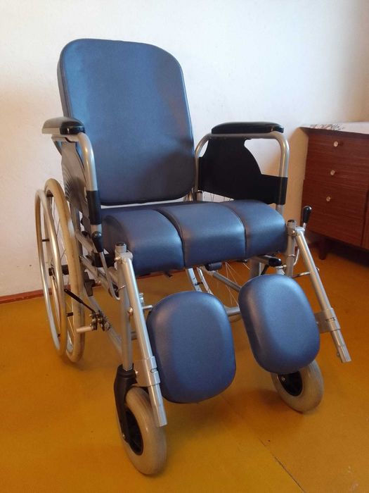 Wózek Inwalidzki wielofunkcyjny - z funkcją toalety.