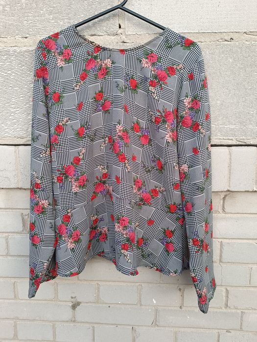 Bluzka Primark w kwiaty kratkę z baskinką 16/44