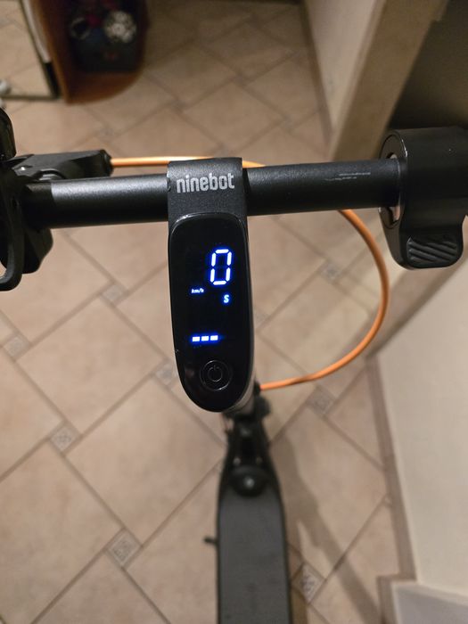 Hulajnoga elektryczna ninebot