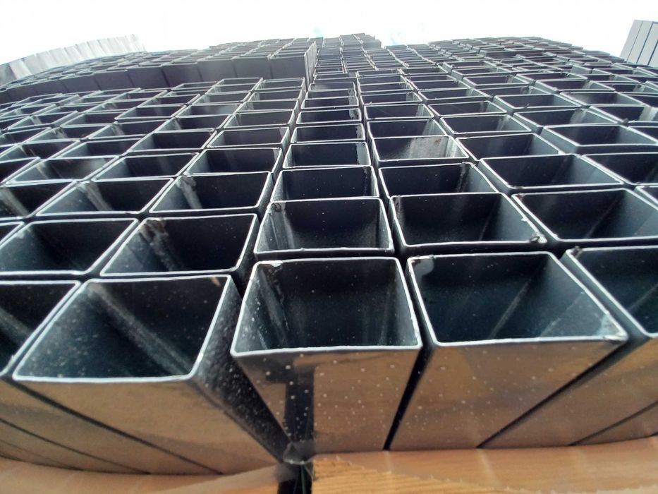 Ogrodzenia panelowe, słupki, obejmy, podmurówki, ceowniki, łączniki