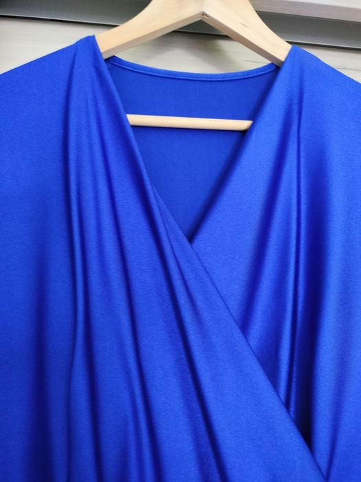 Piękna Suknia Wizytowa