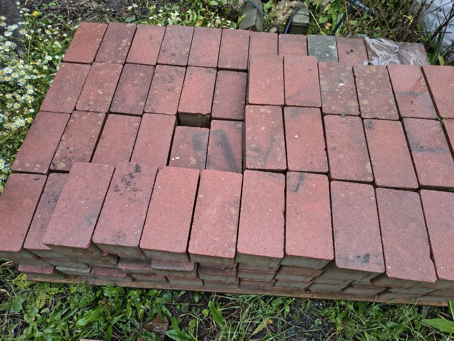 Kostka brukowa betonowa, czerwona, grafitowa, 6 cm, 8 cm z demontażu