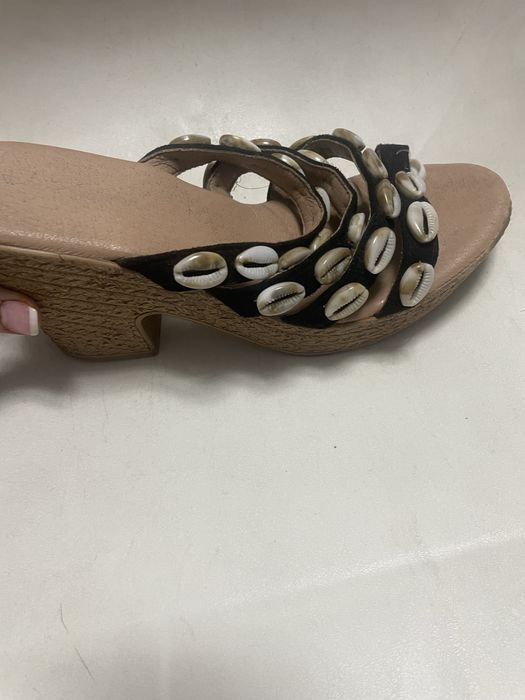 Calcado usado de senhora