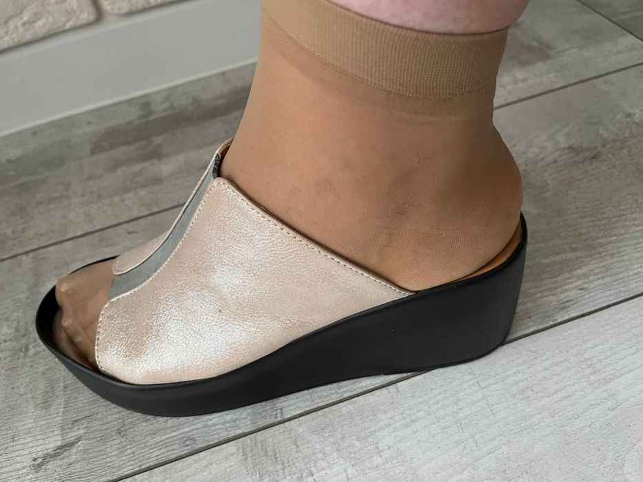 Шльопанці сабо шкіряні