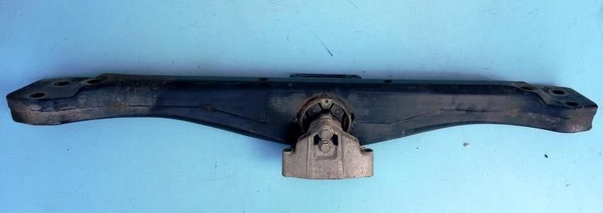 Балка КПП 7L0399227B Volkswagen Touareg 2003-2009 VW Туарег траверса