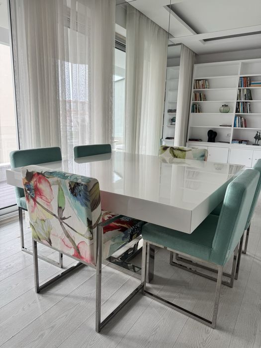 Interdesign, mesa de jantar extensível, Interem excelente estado.