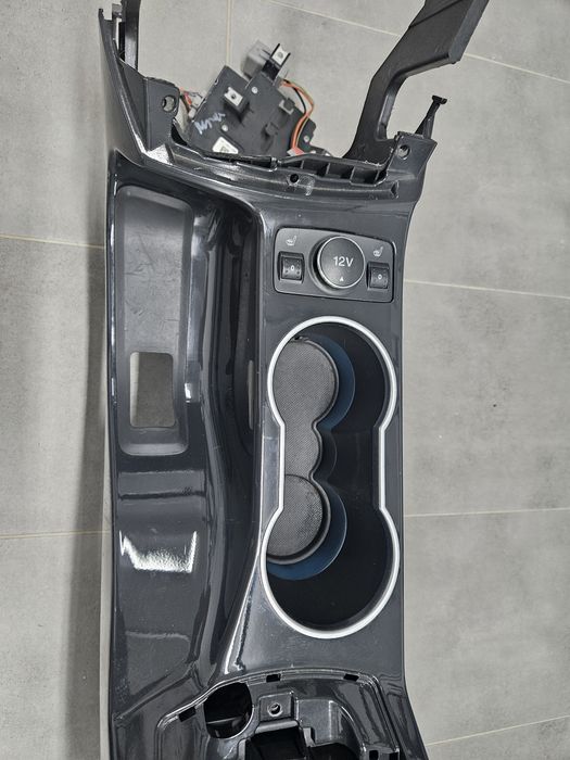 Tunel środkowy ford kuga escape 2012 - 2016