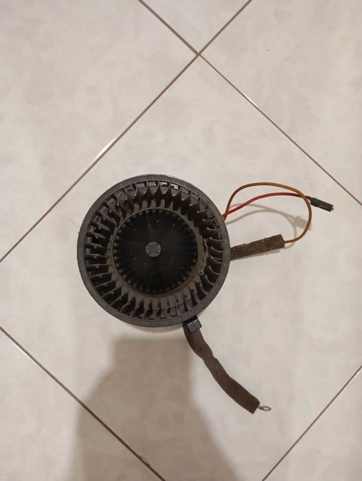 Продам моторчік пічкі гольф 3.