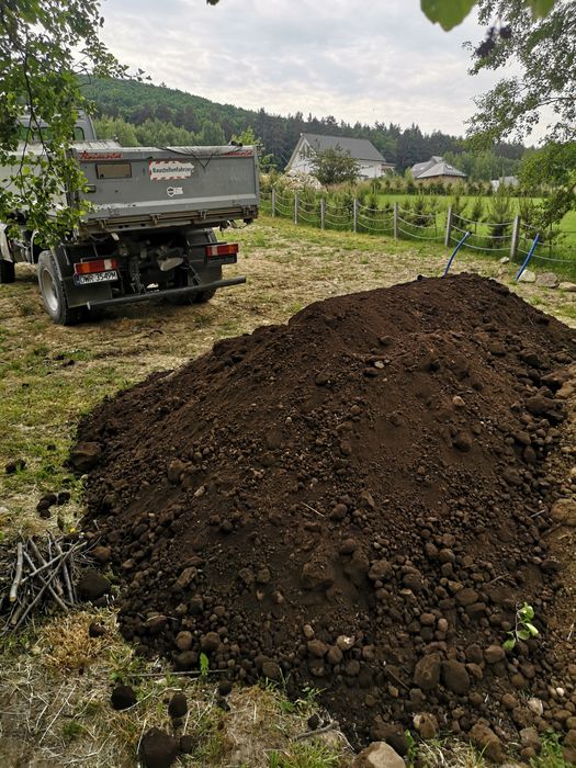 Ziemia  Humus  transport