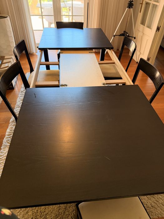 Mesa de jantar extensível  com capacidade para 10 pessoas