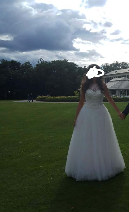 Suknia ślubna tiulowa