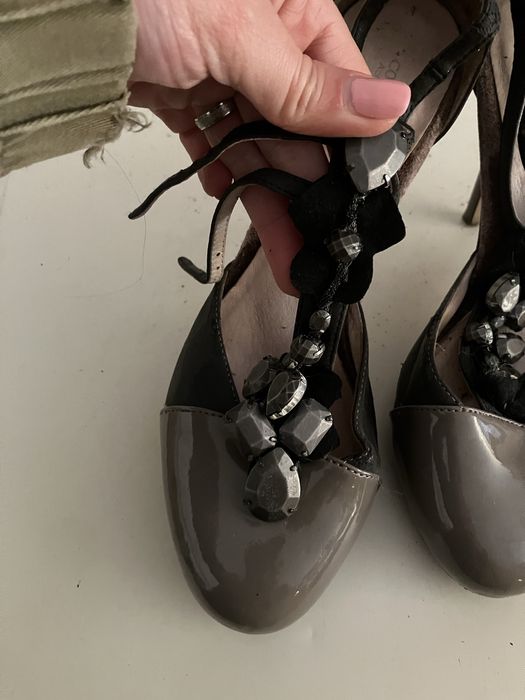 Sandalias fechadas Zara plataforma e sapato alto Zara 38