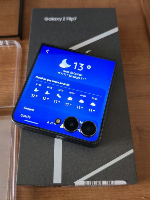 Samsung Z Flip 7 Novo - 3 ciclos de Bateria