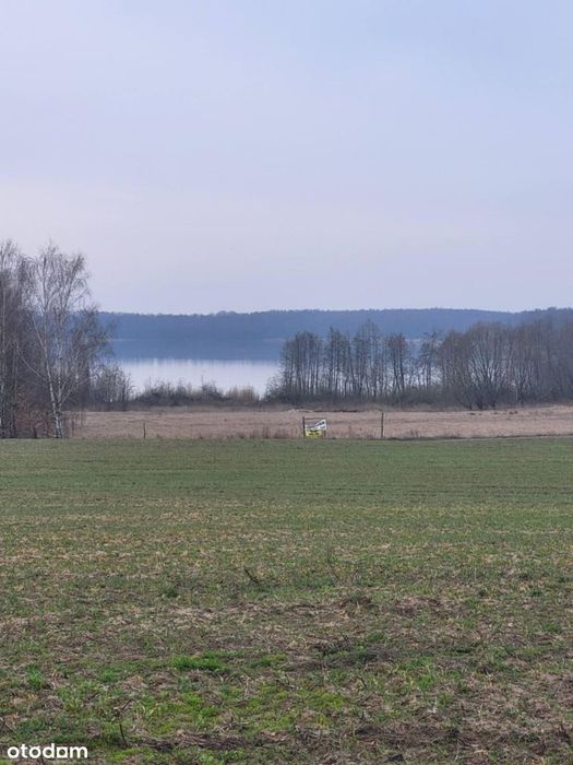 Sprzedam działkę budowlaną nad jeziorem