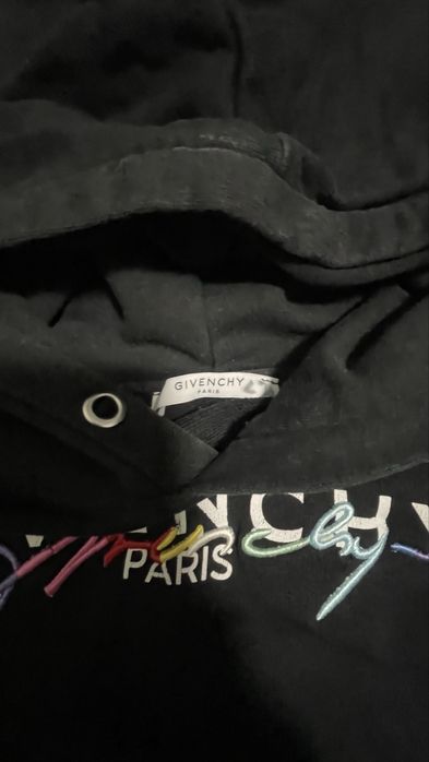 Givenchy кофта в хорошому стані