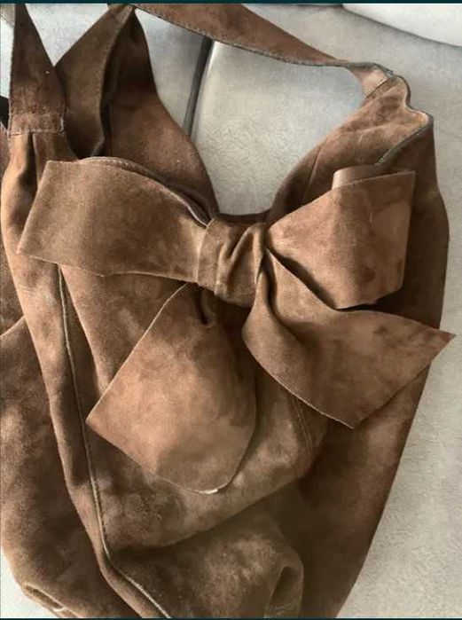 Замшевая сумка Valentino Garavani. Франция