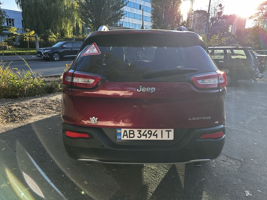 Jeep Cherokee 3,2