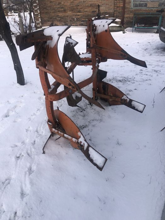 Двохкорпусний перекидний плуг