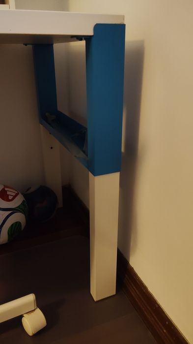 Secretária IKEA c/ módulo adicional e cadeira