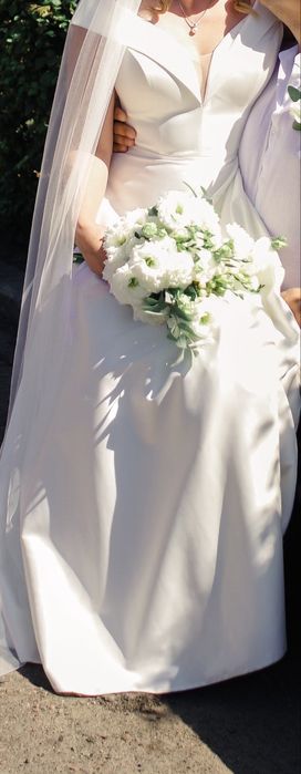 Продам весільну сукню