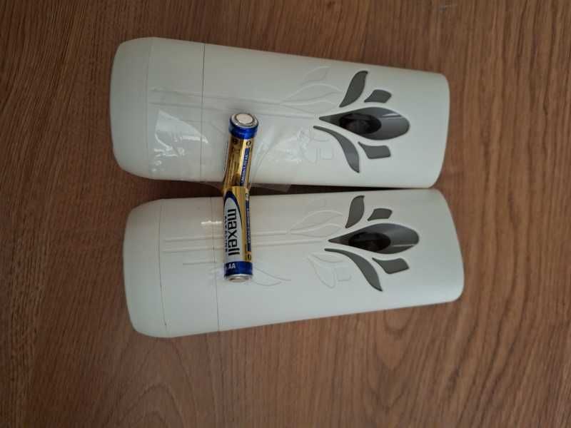 2xAutomatyczne dyfuzory Air Wick+bateria AA