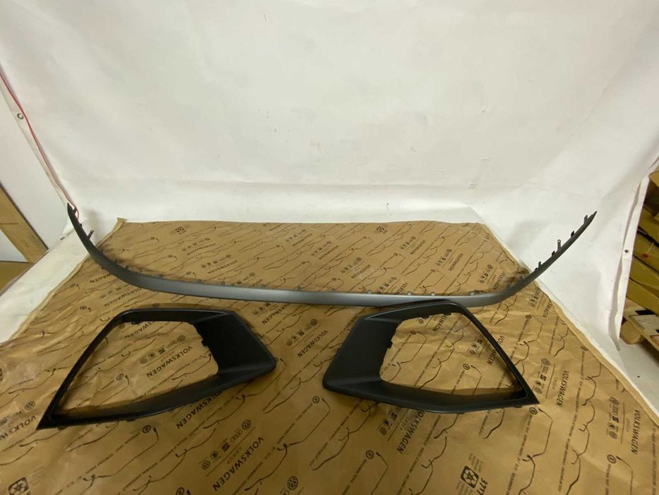 Накладка бампера решотки решітки audi q8 ку8 Sline ауди