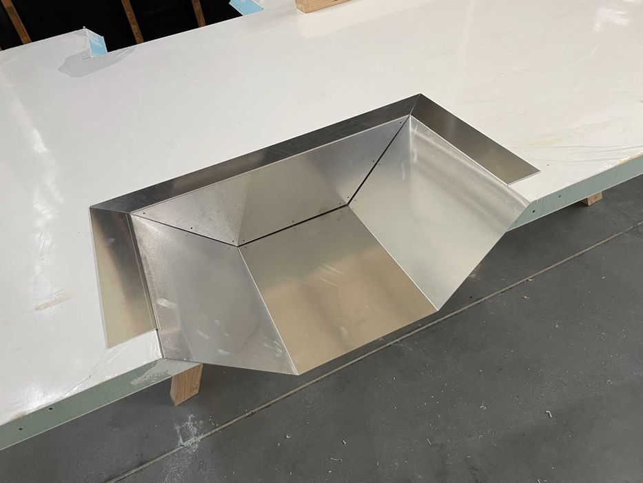 KAMPER_ Zabudowa Toyotai_BUDOWA KAMPERA_Wyprawowy