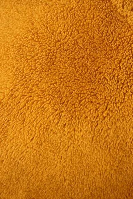 Casaco felpudo amarelo