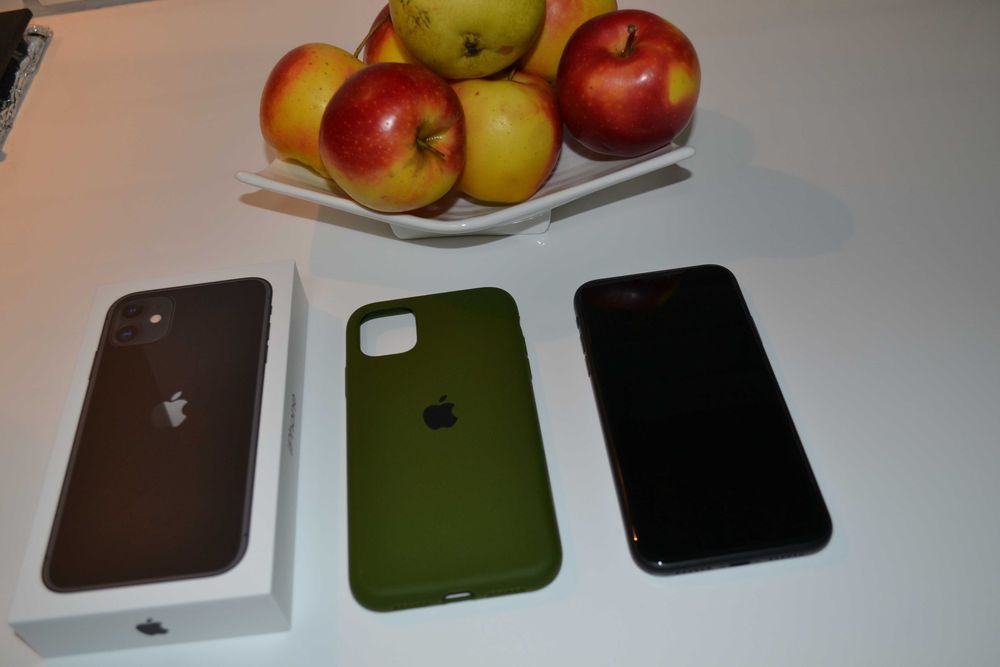 IPhone 11 128 GB Black (официальный)+чехол